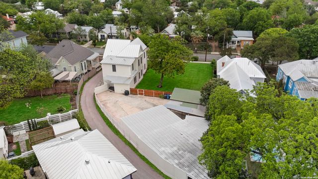 617 E Guenther, San Antonio, TX 78210