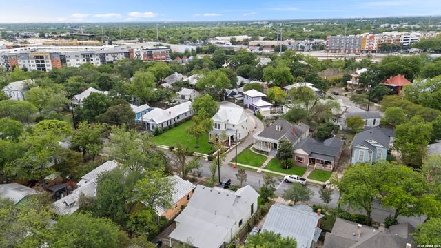 617 E Guenther, San Antonio, TX 78210