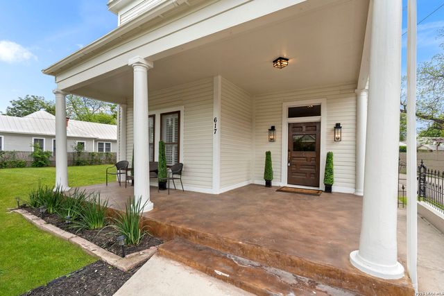 617 E Guenther, San Antonio, TX 78210
