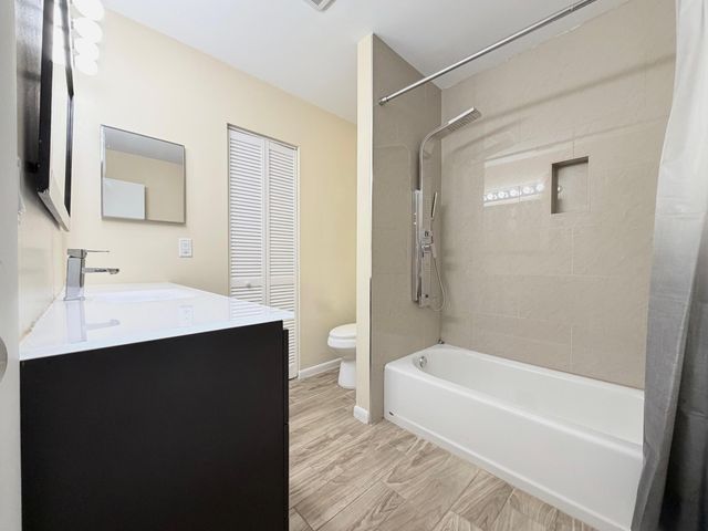 3794 SE County Line Road 102, Jupiter, FL 33469