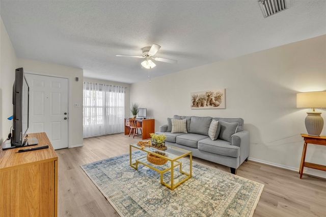 221 ESPLANADE WAY 105, Casselberry, FL 32707