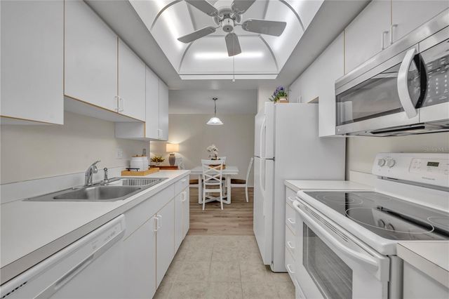 221 ESPLANADE WAY 105, Casselberry, FL 32707