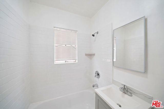 8633 Denver Avenue 3, Los Angeles, CA 90044
