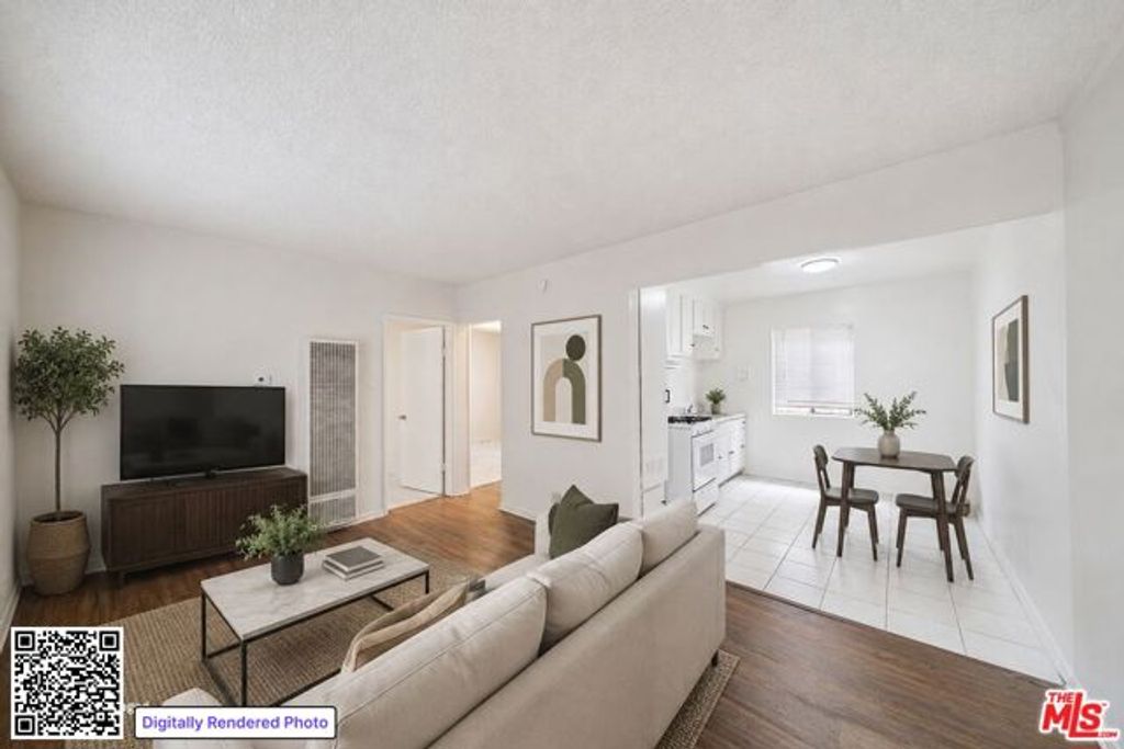 8633 Denver Avenue 3, Los Angeles, CA 90044