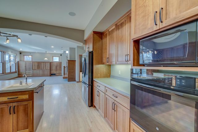 11828 44th Street Lane N, Lake Elmo, MN 55042