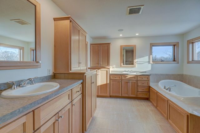 11828 44th Street Lane N, Lake Elmo, MN 55042