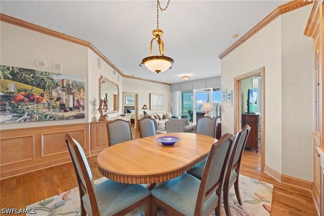 60 Seagate DR 105, Naples, FL 34103