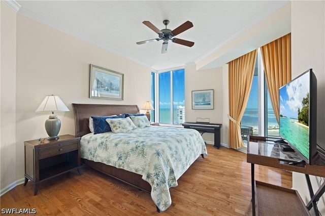 60 Seagate DR 105, Naples, FL 34103