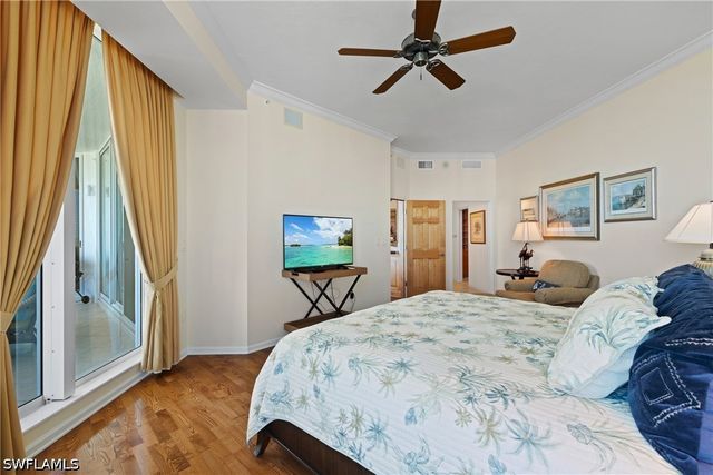 60 Seagate DR 105, Naples, FL 34103