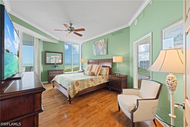 60 Seagate DR 105, Naples, FL 34103