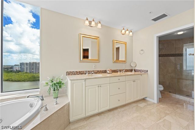 60 Seagate DR 105, Naples, FL 34103