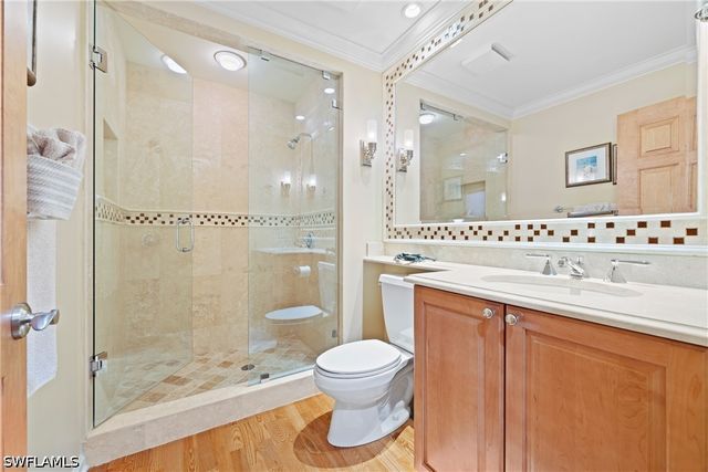 60 Seagate DR 105, Naples, FL 34103