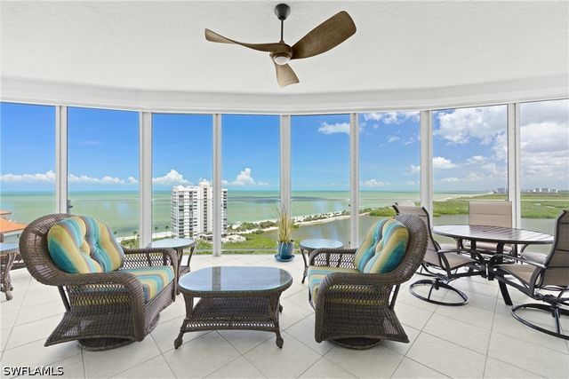 60 Seagate DR 105, Naples, FL 34103
