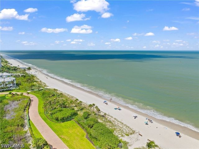 60 Seagate DR 105, Naples, FL 34103