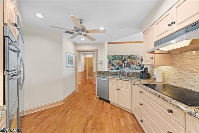 60 Seagate DR 105, Naples, FL 34103