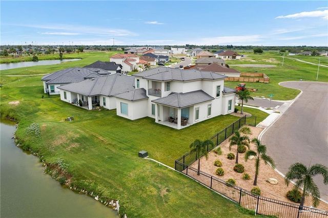 1911 Lago Huron, Edinburg, TX 78542