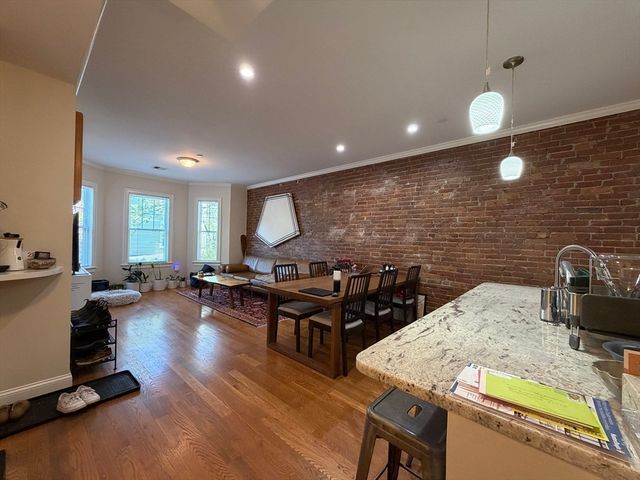 5 Marney St 2, Cambridge, MA 02141
