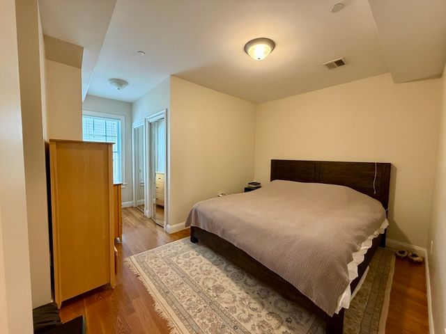 5 Marney St 2, Cambridge, MA 02141