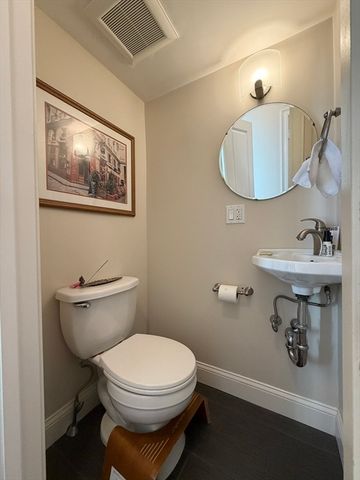 5 Marney St 2, Cambridge, MA 02141