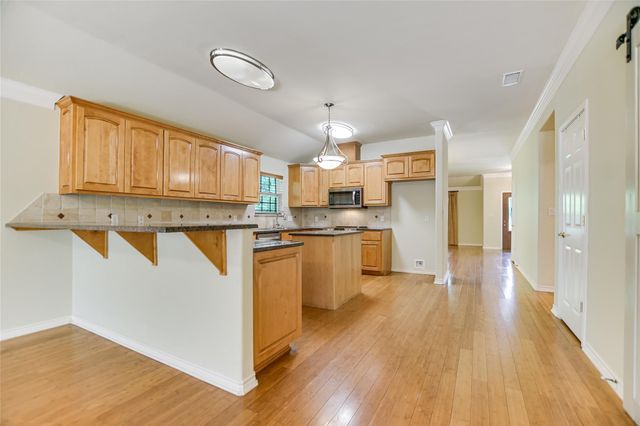 104 Springfield, Horseshoe Bay, TX 78657
