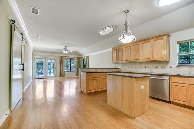 104 Springfield, Horseshoe Bay, TX 78657