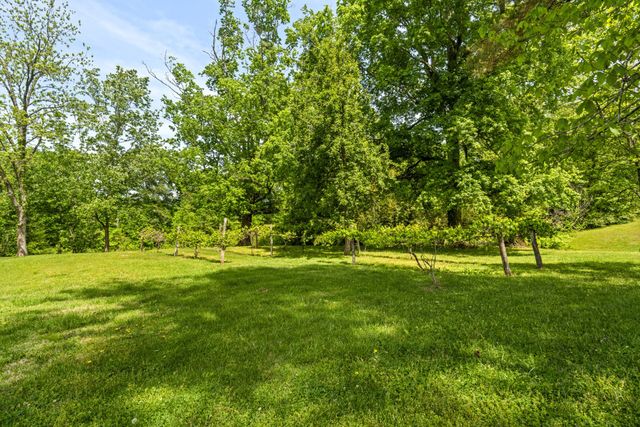 444 Cooley Rd, Waverly, TN 37185