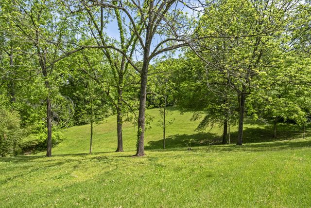 444 Cooley Rd, Waverly, TN 37185