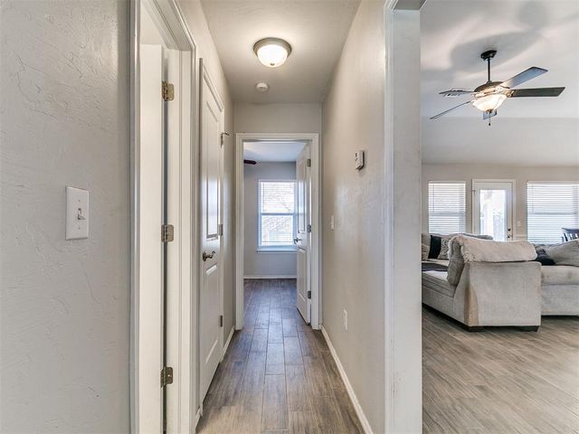 712 Wall Circle, Moore, OK 73160