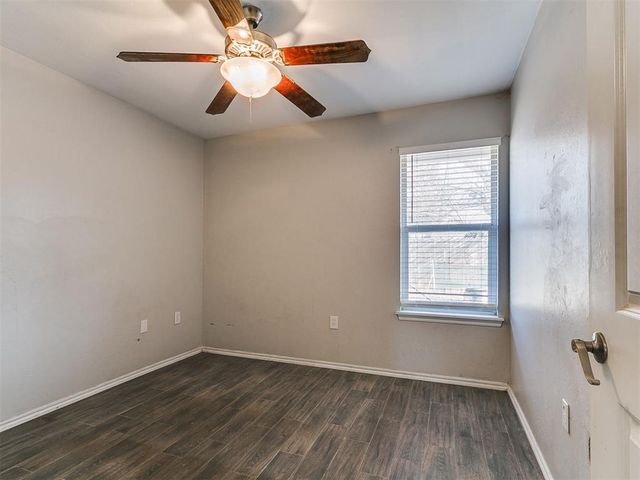 712 Wall Circle, Moore, OK 73160