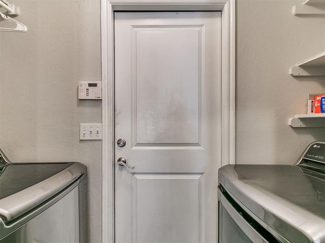 712 Wall Circle, Moore, OK 73160