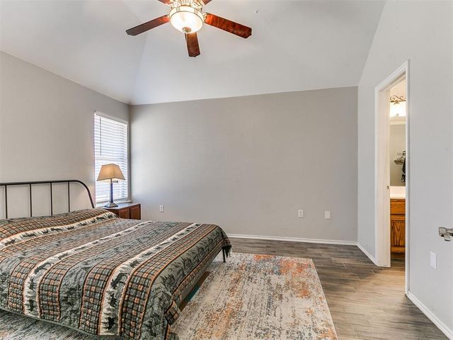 712 Wall Circle, Moore, OK 73160