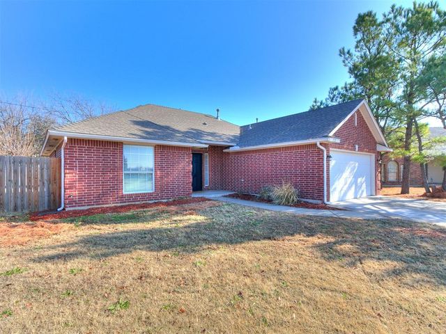 712 Wall Circle, Moore, OK 73160