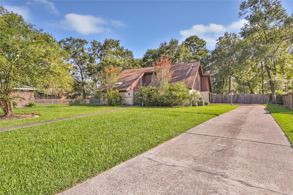 502 Nautilus Street, Crosby, TX 77532