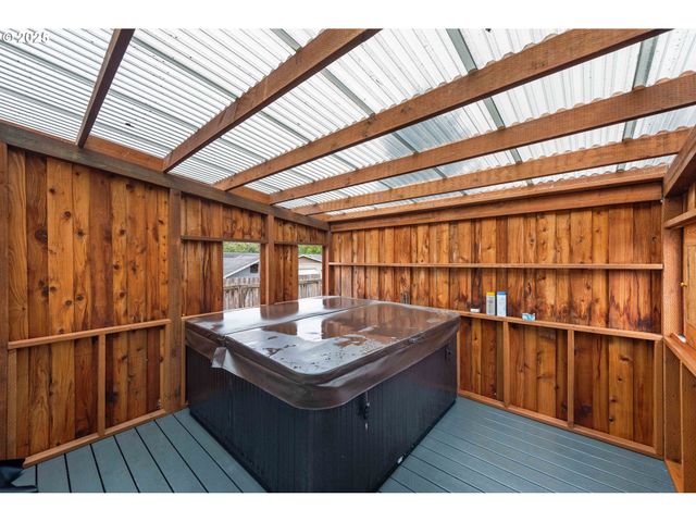 235 1ST Ave, Coos Bay, OR 97420