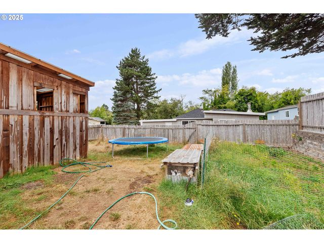 235 1ST Ave, Coos Bay, OR 97420