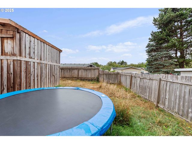 235 1ST Ave, Coos Bay, OR 97420