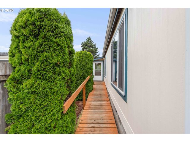 235 1ST Ave, Coos Bay, OR 97420