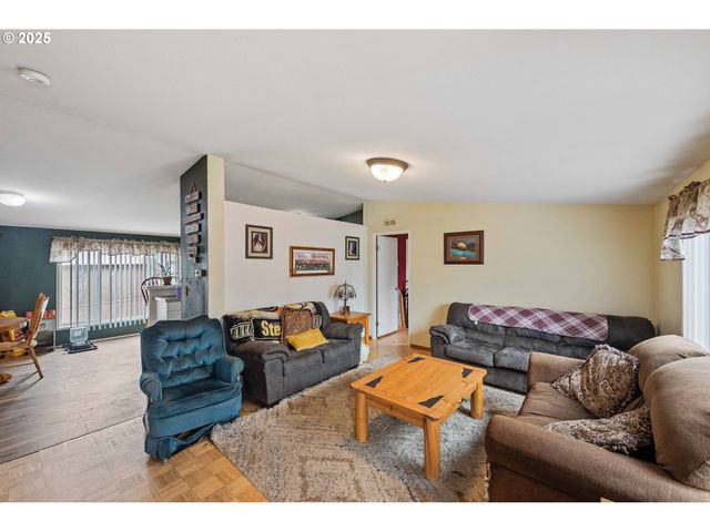 235 1ST Ave, Coos Bay, OR 97420