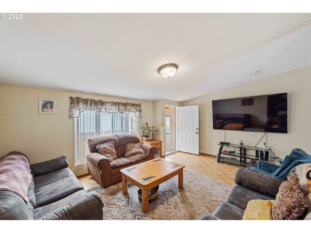 235 1ST Ave, Coos Bay, OR 97420