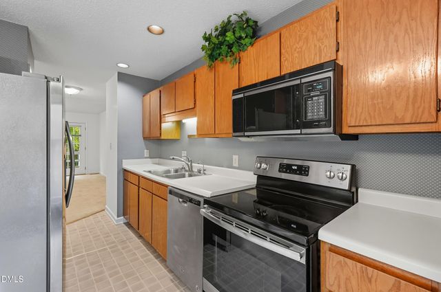 101 Thomas Lane D-3, Carrboro, NC 27510