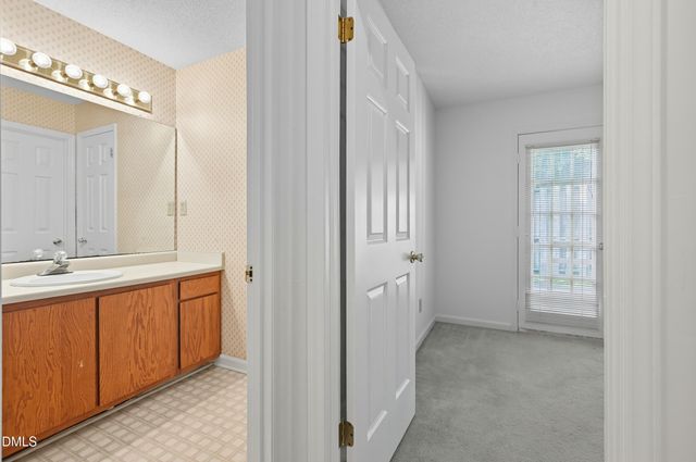 101 Thomas Lane D-3, Carrboro, NC 27510