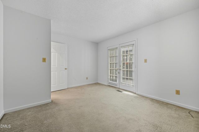 101 Thomas Lane D-3, Carrboro, NC 27510