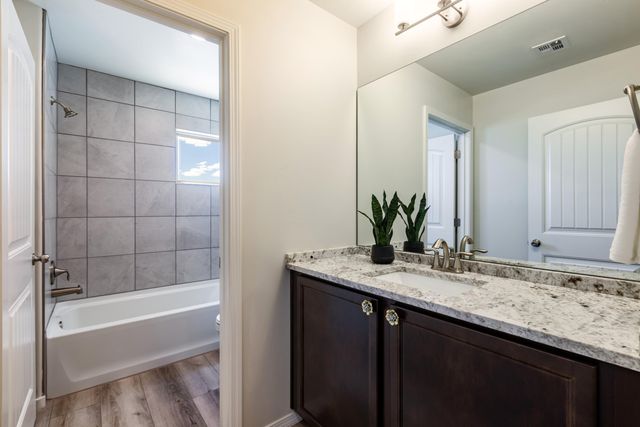 4381 Lauren Loop NE, Rio Rancho, NM 87124