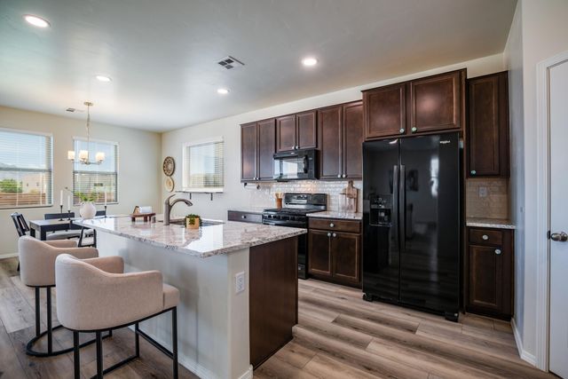 4381 Lauren Loop NE, Rio Rancho, NM 87124