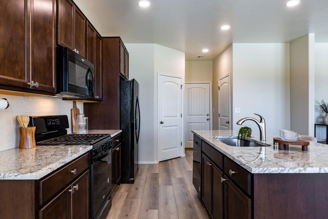 4381 Lauren Loop NE, Rio Rancho, NM 87124