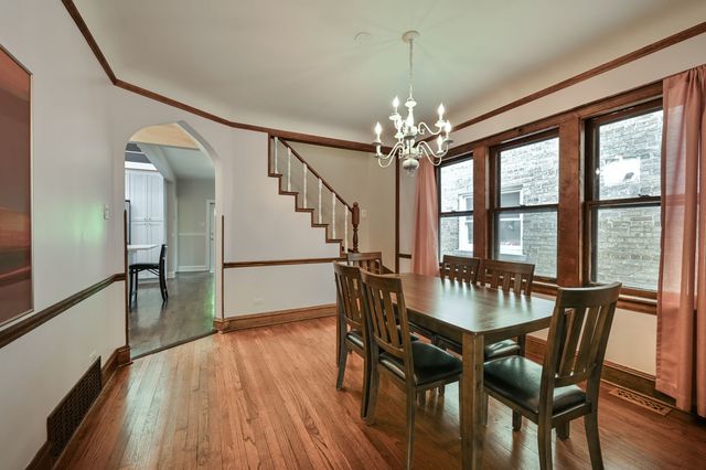 5251 N La Crosse Avenue, Chicago, IL 60630