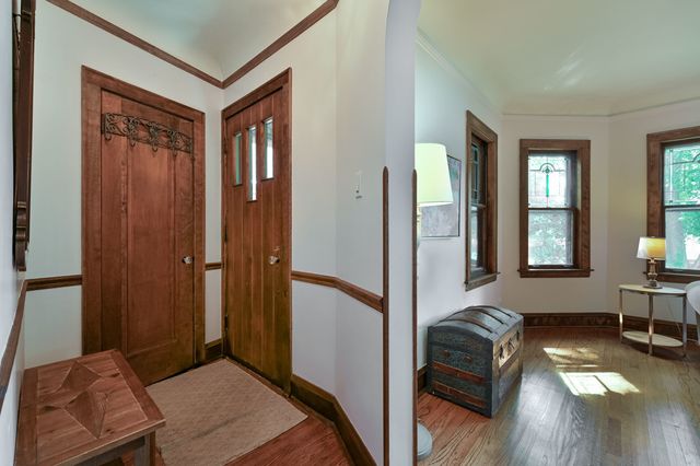5251 N La Crosse Avenue, Chicago, IL 60630