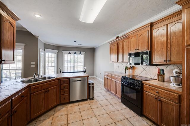 1330 Crosspoint Road, Conway, AR 72034