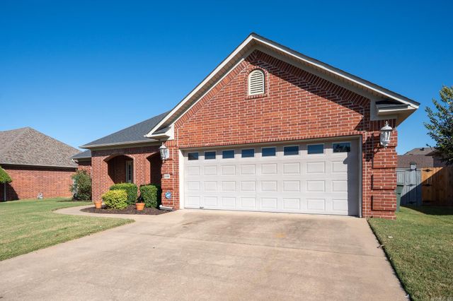 1330 Crosspoint Road, Conway, AR 72034