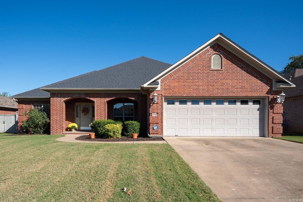 1330 Crosspoint Road, Conway, AR 72034